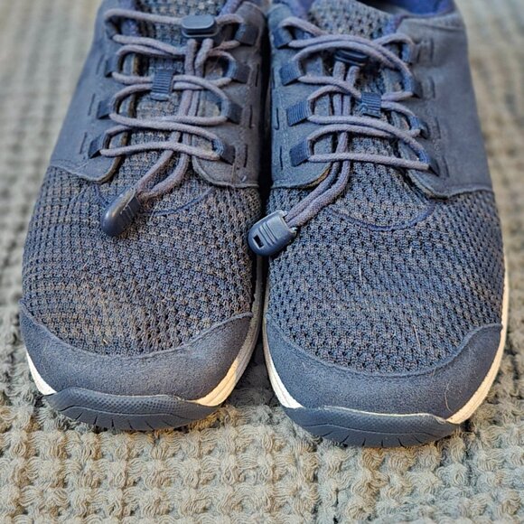 Sketchers Tennis shoes - Picture 3 of 4